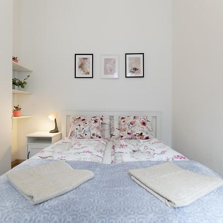 Emily'S Lovely Place Budapest Ngoại thất bức ảnh