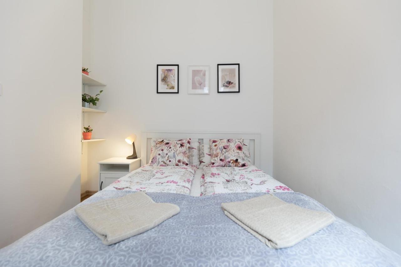 Emily'S Lovely Place Budapest Ngoại thất bức ảnh